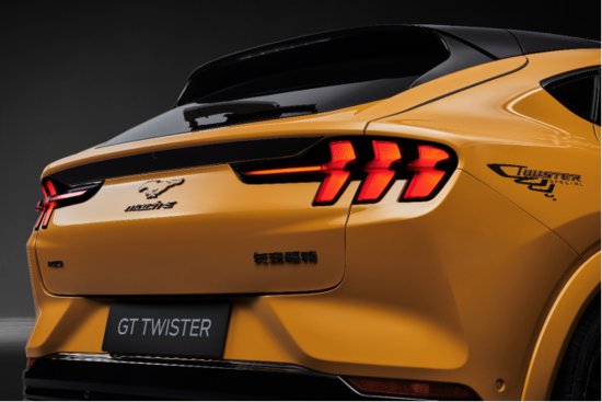 热橙美式席卷上海车展福特展台2023福特电马GT风暴复古版即将...
