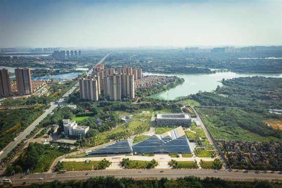 中法武汉生态示范城将崛起现代产业十字轴