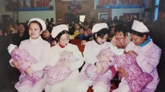 回顾：20年前, 湖南产妇冒死生下中国首例全男<em>四胞胎</em>, 几度生死...