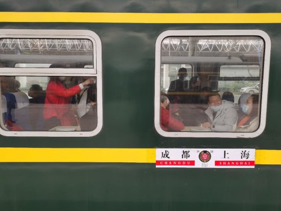 周到晨报 | 15号线地铁女乘客被夹身亡仍在调查中；沪首趟务工...