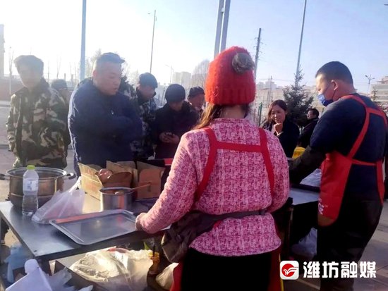 “<em>不要钱</em>！”潍坊夫妇赶赴地震灾区做鸡蛋灌饼