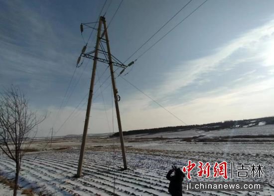 国网伊通县供电公司开展66千伏线路通道巡视排查