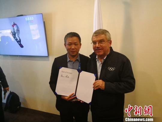 国际奥委会主席巴赫会见中国书画艺术家