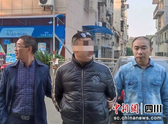 绵阳：27岁男子盗抢40万元 潜逃1年后被警方抓获
