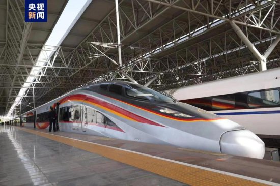 今日迎返程高峰 中国铁路<em>武汉局</em>预计发送旅客超90万人次