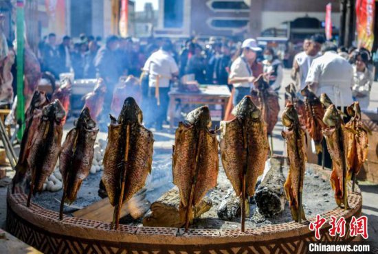 新疆首届烧烤节：各地特色烧烤齐聚首