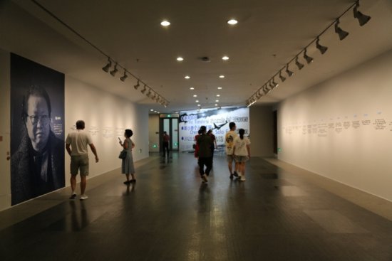 涛声依旧：音乐人陈小奇个人艺术展在广东美术馆开幕