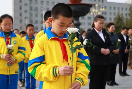 博州开展“铸魂·2024·清明祭英烈”活动