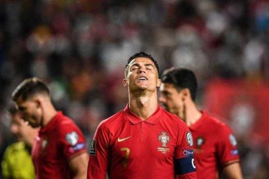3次射门0射正，36岁的C罗<em>真</em>老了！葡萄牙遭绝杀无缘直通世界杯