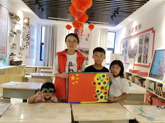贵州都匀：“希望小课堂”让搬迁孩子童年更多彩-新华网
