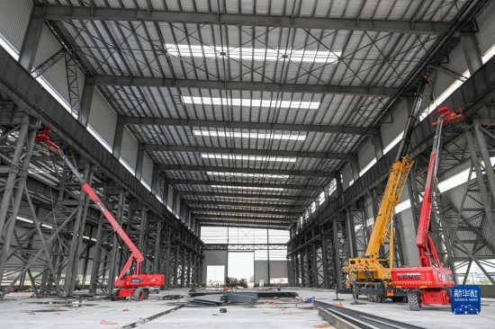 海南新能源高端装备产业基地建设稳步推进