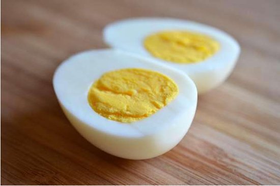 <em>市场上卖的</em>5元一斤和12元一斤的鸡蛋有什么不同？应该选购哪种...