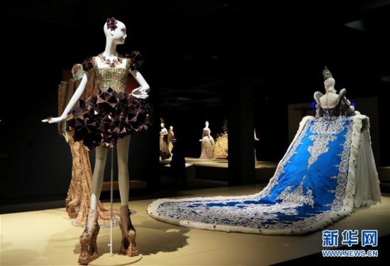 中国文化是我的艺术创作之源——访中国<em>著名时装设计师</em>郭培