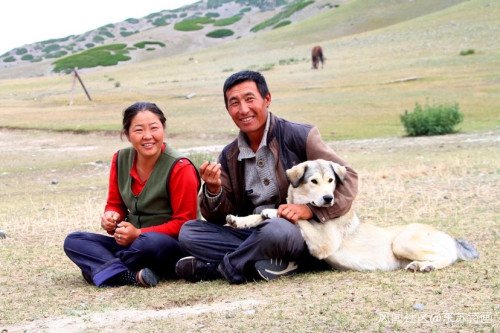 一个摄影<em>人</em>镜头下的维吾尔族人~难道他们的表情是装出来的吗？