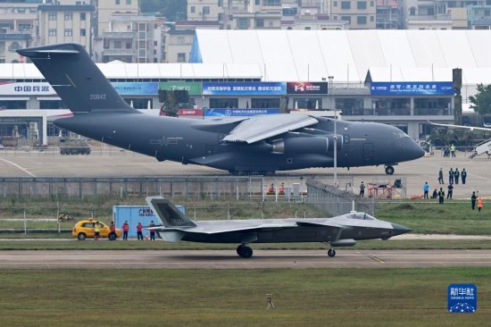 运油-20、歼-16、攻击-2无人机首次振翅中国航展——中国空军...