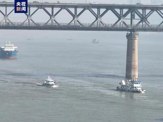 长江中下游最大“桥群”实现船舶主动防撞预警全覆盖