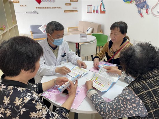 赣县区构建社区居家养老“清单式”健康服务圈