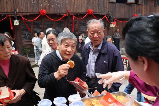 台州路桥：老街“销消乐”引领社区经济新模式