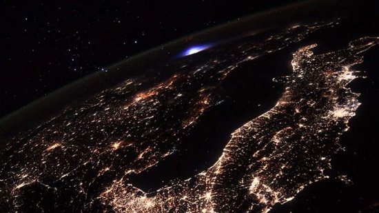 宇航员从国际空间站分享地球<em>神秘</em>发光<em>事件</em>的图像