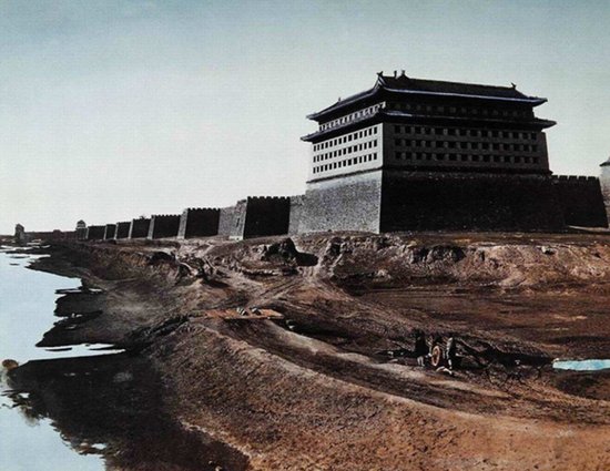 <em>郭沫若</em>坚持拆掉<em>北京</em>古城墙，林徽因反对撂狠话，多年后完全说中