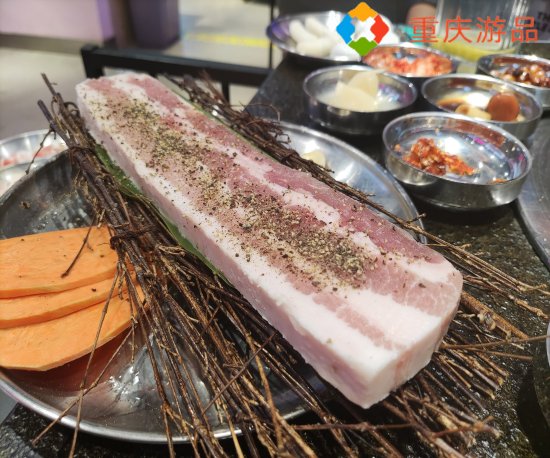 探重庆网红店肉部长烤肉，食客络绎不绝，味道却是一般