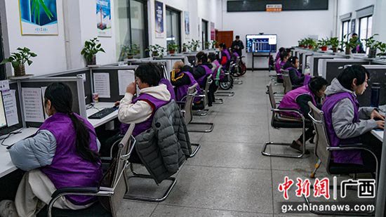 桂林灵川县：“互联网+”客服就业让残疾人焕发新生