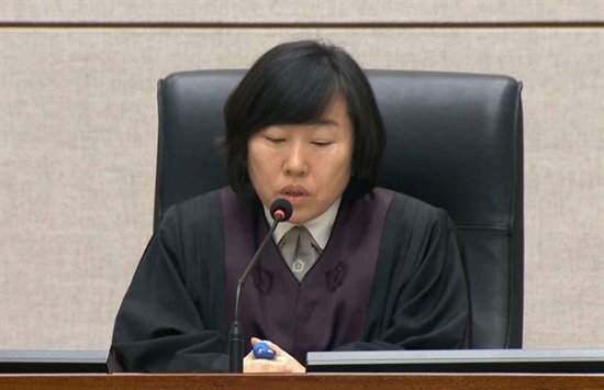 李明博对一审被判15年很失望：上诉还有<em>什么意义</em>