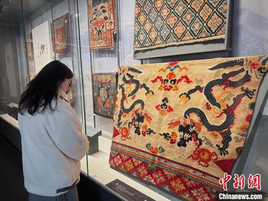 青海藏文化博物院：卡垫“龙元素”饶有风趣