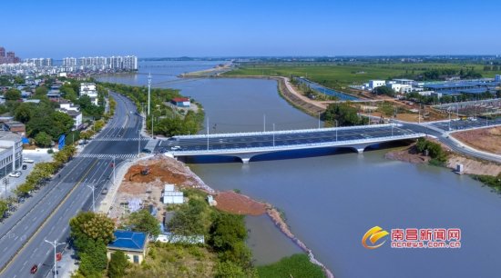 进贤县青阳市政景观桥主体工程完工通车