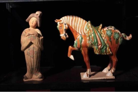 惊艳世界的唐代彩陶，艺术界的瑰宝，首次出土自洛阳