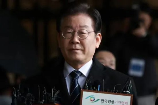 韩国检方对他申请拘捕令
