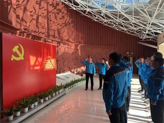 上海宝冶安徽区域项目第二党支部赴芜湖市烈士陵园开展“缅怀...