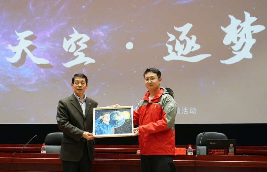 中国首批航天员赵传东坚守16年 书写幕后英雄<em>的传奇</em>