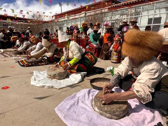 西藏自治区总工会第十二批驻村工作队开展文部乡南社区第三届“...