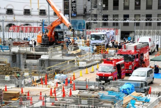 <em>日本</em>横滨站附近一工地发生坍塌事故 一名工人被活埋
