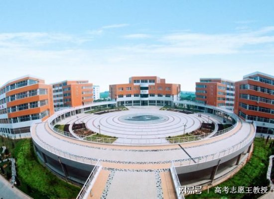<em>河南</em>省第一所培养飞行员的高校，位于中国八大古都之一安阳
