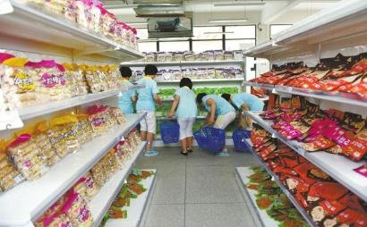 四川/强制隔离戒毒所内设有超市，学员可选购零食。