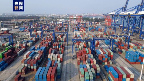 海南洋浦港<em>集装箱</em>量去年共完成183.35万标箱 同比增长3.75％