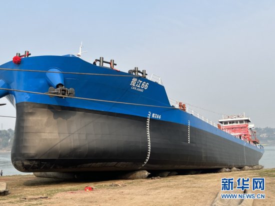 三天下水两艘<em>货船</em> 四川泸州船舶制造实现“开门红”