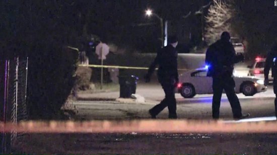 美国少年枪杀<em>家人</em>和一名孕妇，被控六项谋杀罪名
