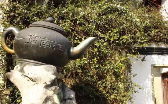 杭州人每天都要排队喝的山泉水，真的可以延年益寿？