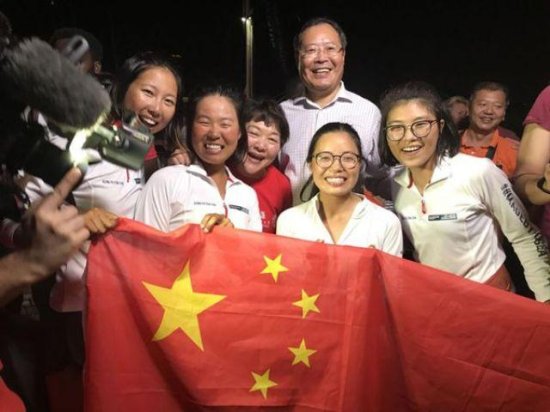 中国四位<em>女大</em>学生划艇穿越大西洋，打破世界纪录！