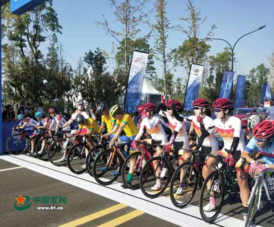 又<em>夺金</em>啦！<em>中国队</em>拿下公路自行车女子个人、团体比赛两枚金牌
