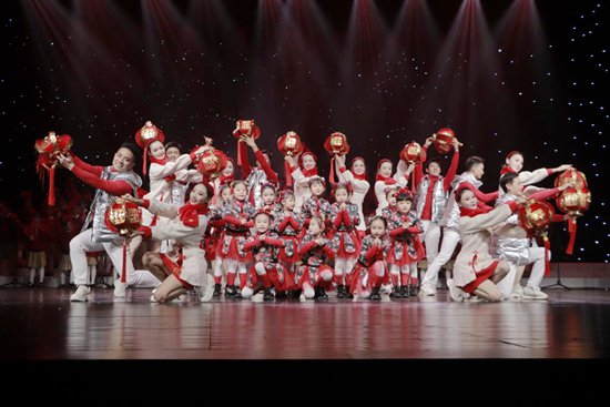 贵州省歌舞剧院少儿艺术团举行“瑞龙呈祥”新年展演