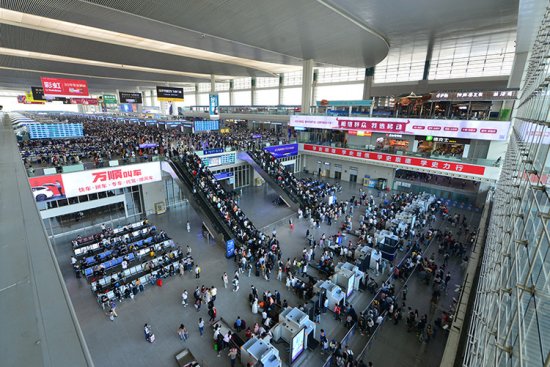 <em>成都</em>东站十岁了 旅客发送量从3000人次到30万人次