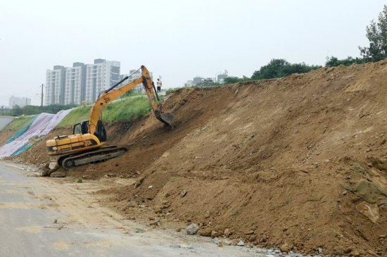 郑州市金水路西延道路抢修后正式恢复通车