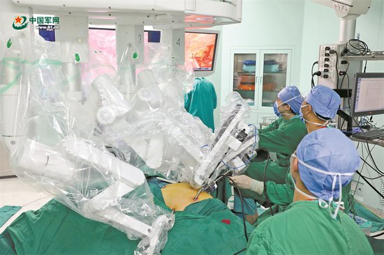 解放军总医院成功实施全军首例远程机器人胃肠<em>外科</em>手术