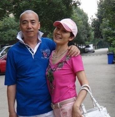 国家一级<em>演员范明</em>，娶大6岁总裁老婆恩爱23年，继子是一生骄傲