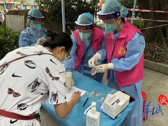 广州越秀工青妇展开一线防疫工作人员关心关爱行动