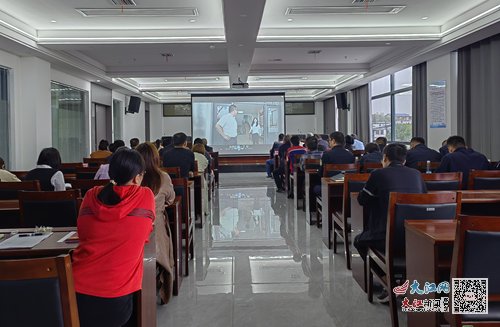 武宁县工业园区组织观看廉洁文化微电影微视频活动